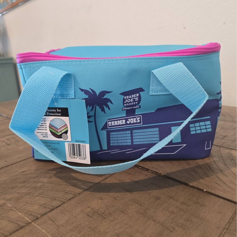 Trader Joe’s Mini Insulated Bag Light Blue with Pink Zipper, Summer 2026 Release